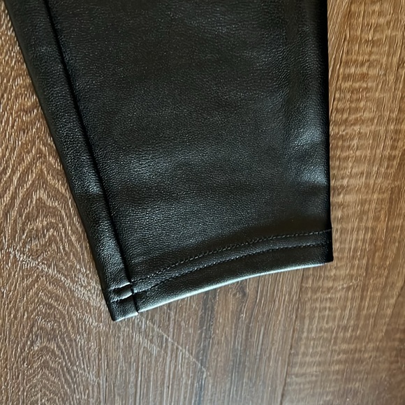 NWT Abercrombie Women's Curve Love Vegan Leather Skinny Legging XXS short - Picture 7 of 9